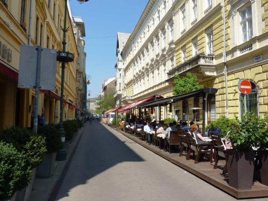 Swarz'S Downtown Apartment Budapest Esterno foto